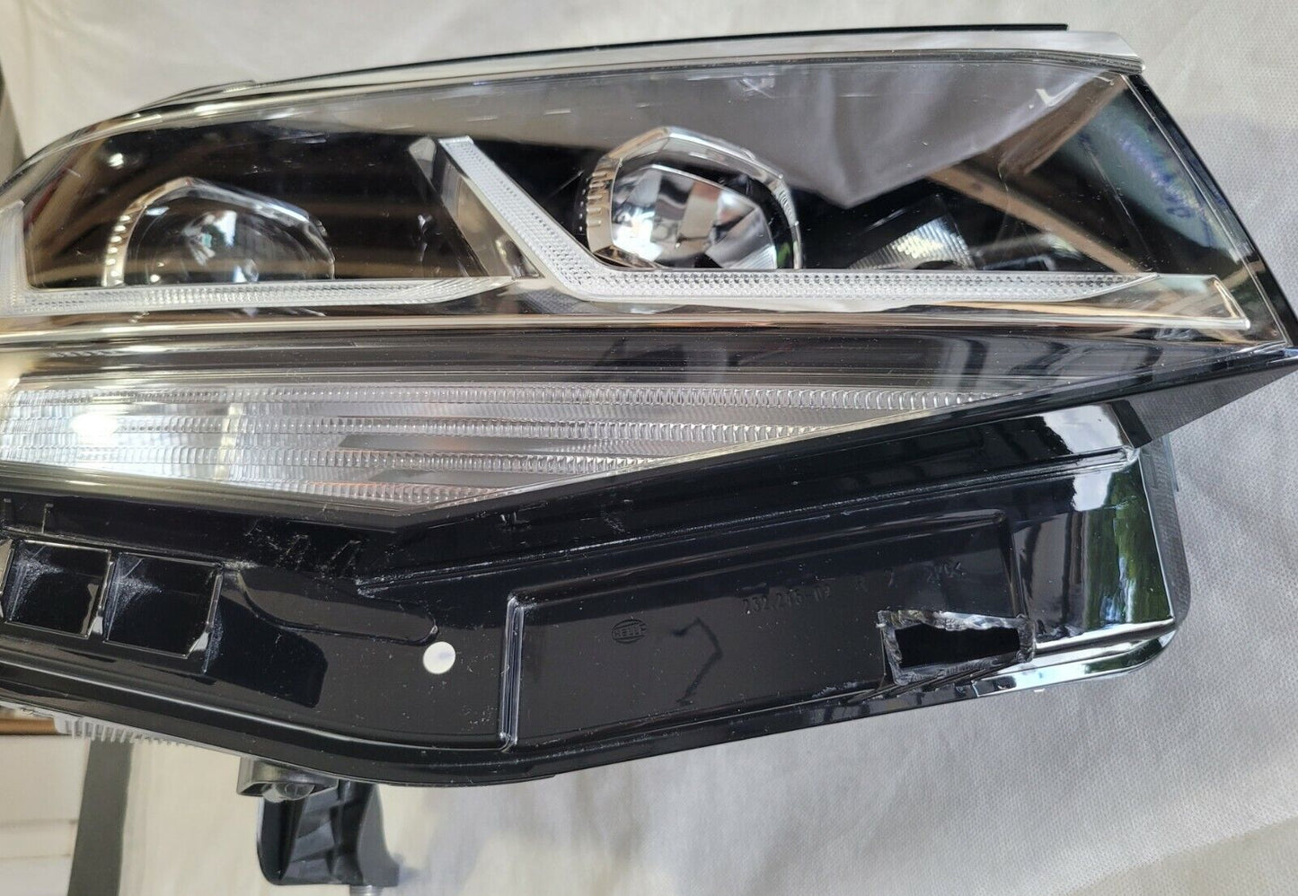 Headlamp Volkswagen Atlas Cross Sport LED 2021-2023 OEM Right Side