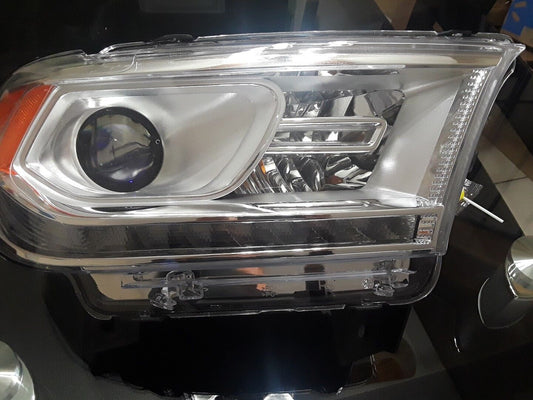 Headlamp Dodge Durango 2014-15 Right side. TYC