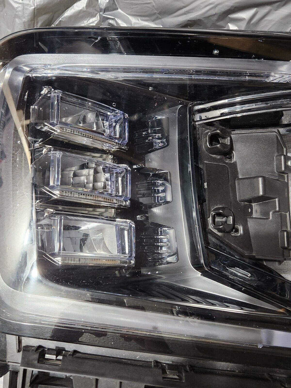 Headlamp GMC YUKON SLE SLT XL OEM RIGHT SIDE LED 2021-2023