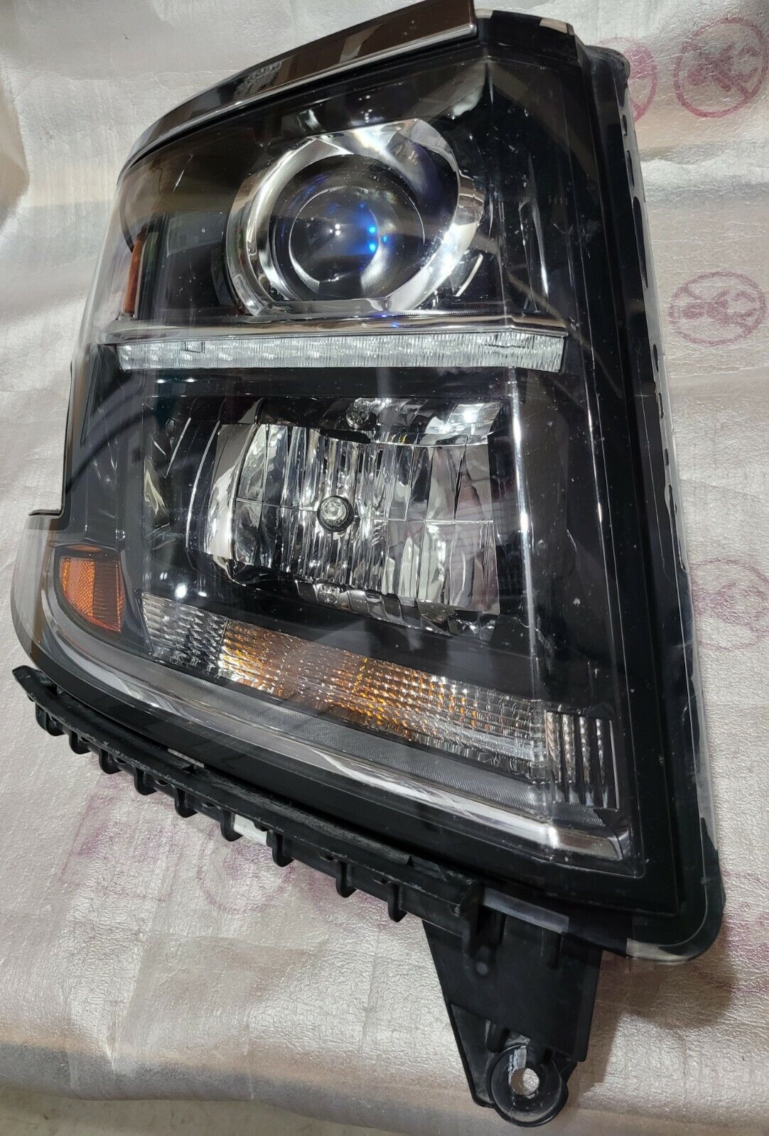 Headlamp Chevrolet Tahoe/Suburban 2015-18 OEM Right Side Halogen