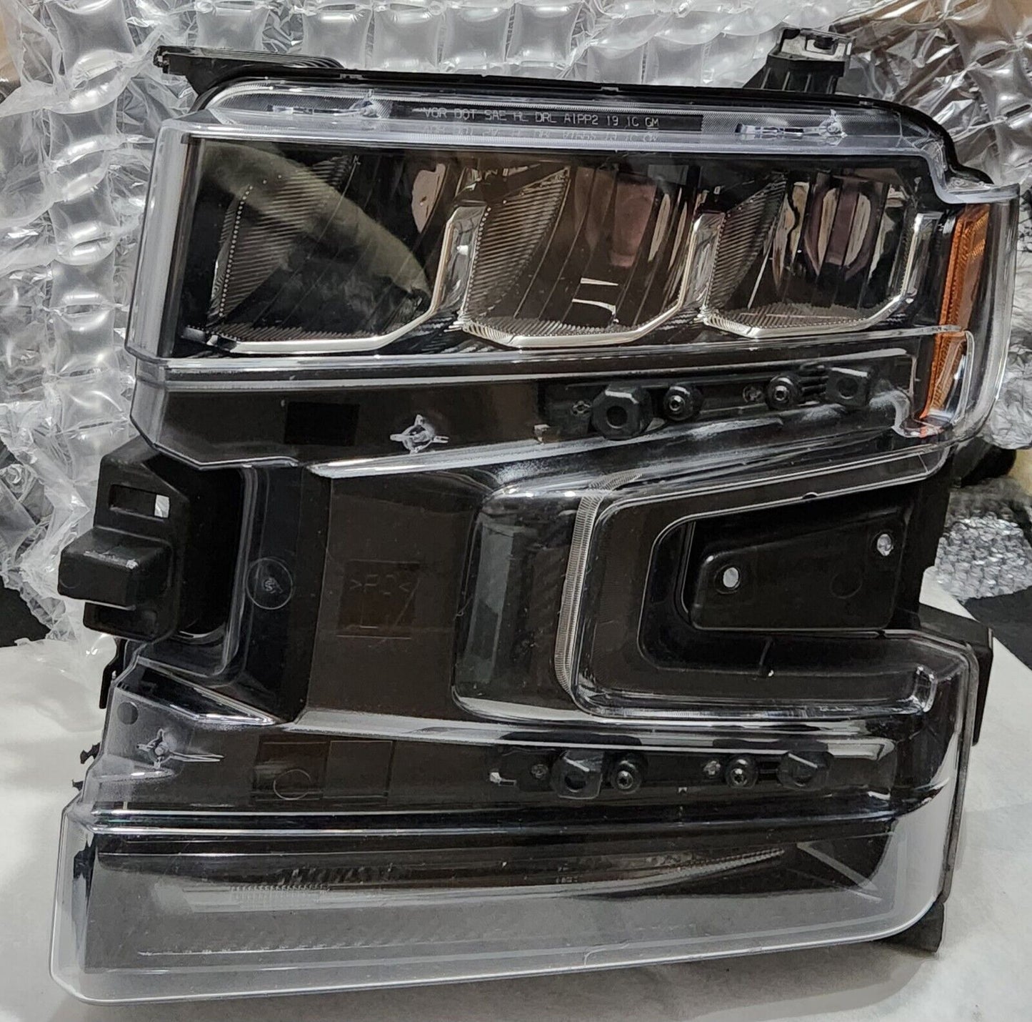 Headlamp Chevrolet Silverado 1500 2019-21 OEM Left Side