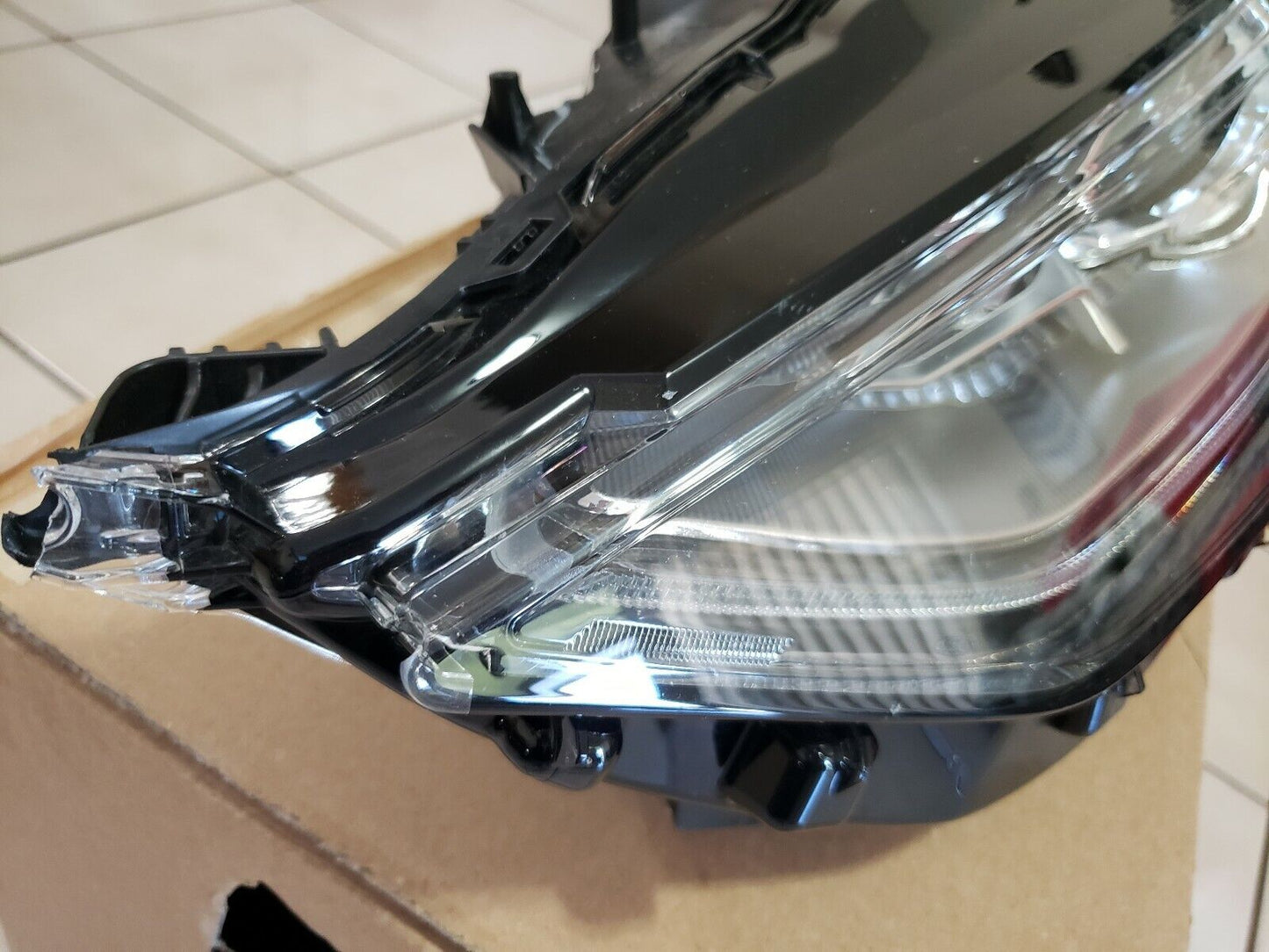 Headlamp Ford Fusion 2017-2020 Left side OEM Halogen /W LED